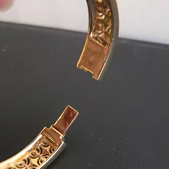Elegant Gold Bangle Bracelet - Picture 6 of 6